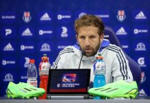 Seymour se cuadra con Michael Clark: ”Niego categóricamente la ausencia de el con el plantel”.