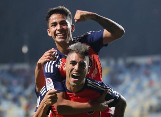 La «U» sufrió en el final pero se quedó con la victoria ante Everton