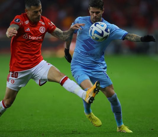 Hinchas de Internacional alucinan con el nivel de Charles Aránguiz