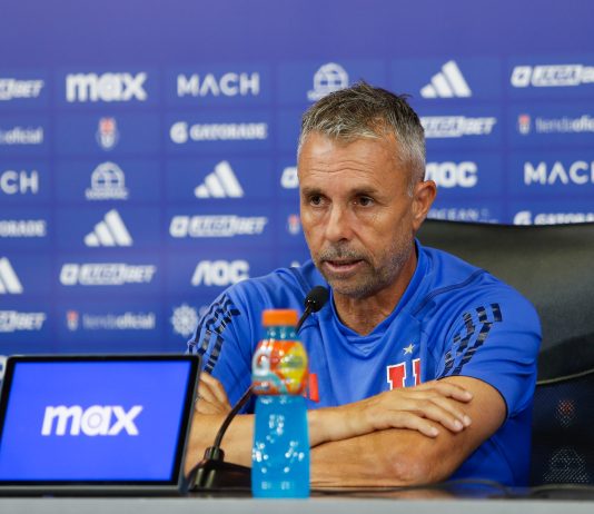 Gustavo Álvarez defiende a Lucas Assadi de las críticas: «Solo hay dos jugadores de esa edad a nivel mundial que cumple con las expectativas que se le exige»