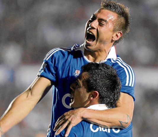 ¿Retornará junto al Príncipe? El guiño de Eduardo Vargas al retorno de Charles Aránguiz a la U