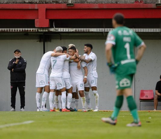 La U golea a Ñublense y mantiene viva la ilusión en el Campeonato Nacional
