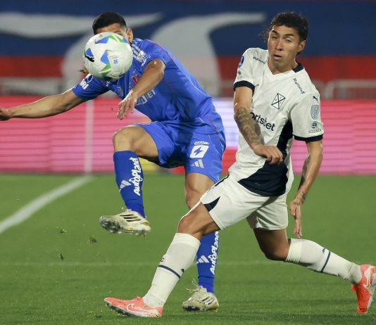 Universidad de Chile confirma su primera baja para la revancha ante Independiente por la Copa Sudamericana Israel Poblete baja en Universidad de Chile para el partido contra Independiente por la Copa Sudamericana 2025.