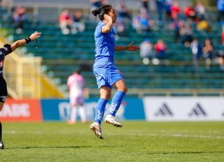 Goleada azul: Universidad de Chile venció 6-0 a Santiago Wanderers por la fecha 19 de la Liga Femenina 2025 Rebeca Fernández de Universidad de Chile femenino celebra en la goleada ante Santiago Wanderers
