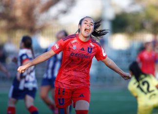 Universidad de Chile derrota a Deportes Recoleta y se consolida en el segundo lugar de la Liga Femenina 2025 Su Helen Galaz celebra ante Deportes Recoleta