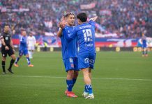 Universidad de Chile recibe a Audax Italiano en busca de alcanzar a Coquimbo en la Liga de Primera 2025 Lucas Assadi y Javier Altamirano de Universidad de Chile celebrando en el Estadio Nacional