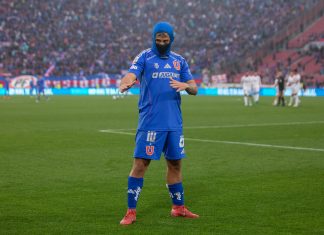 ¡Locura Ninja! Lucas Assadi inspira insólita celebración en el fútbol femenino Sub 19 Lucas Assadi de Universidad de Chile realizando la celebración ninja