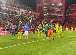 Un bochorno: Partido entre Independiente y Universidad de Chile fue cancelado por violencia en las tribunas