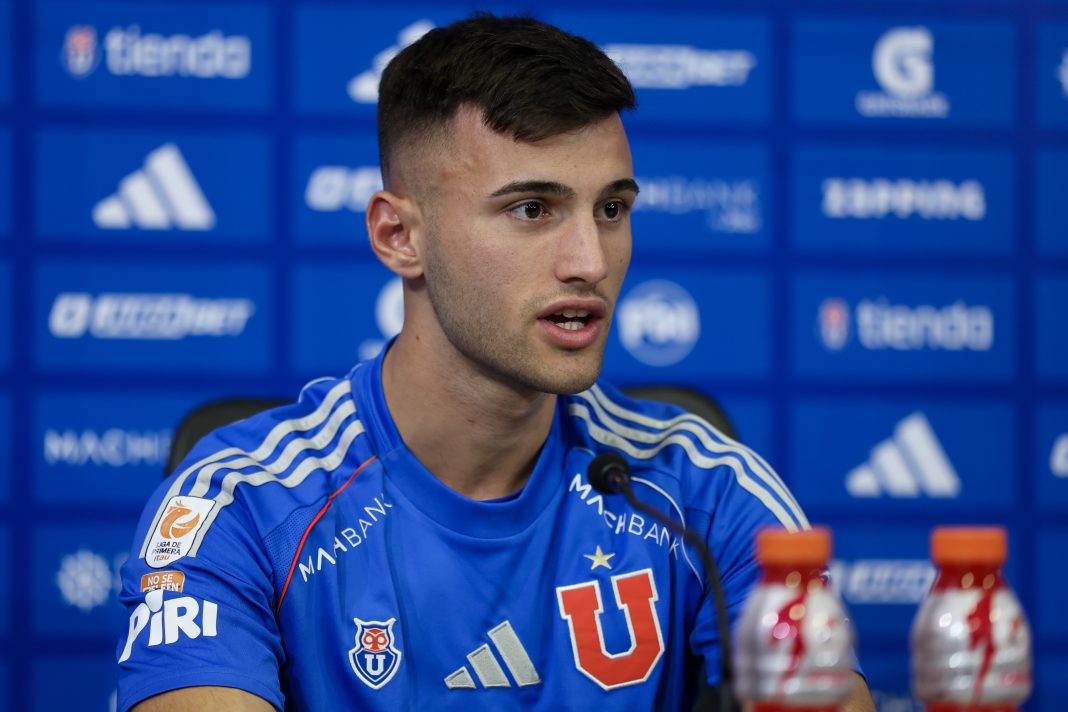 Felipe Salomoni en su presentación oficial con la U
