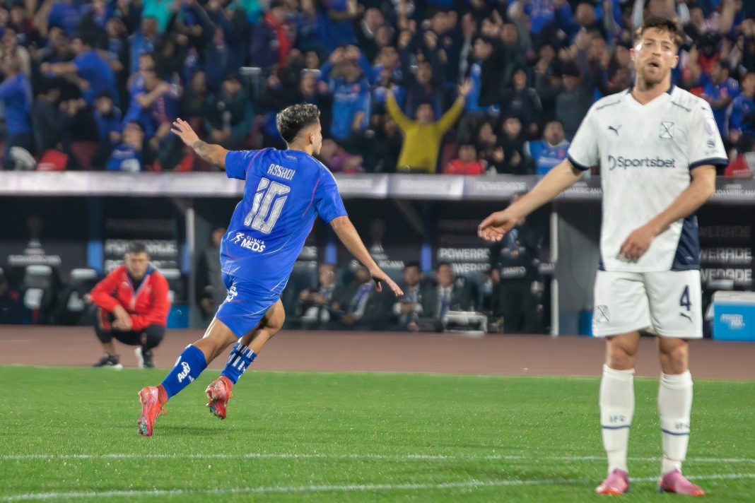 Lucas Assadi celebra ante Independiente