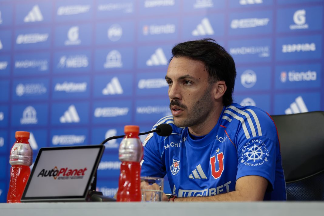 Sebastián Rodríguez en su presentación oficial con la U