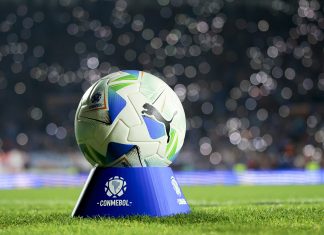 Universidad de Chile ya definió el estadio para recibir a Lanús por la semifinal de la Copa Sudamericana 2025 El balón de la Copa Sudamericana en el estadio Nacional.