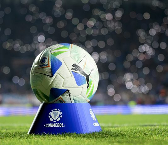 Universidad de Chile ya definió el estadio para recibir a Lanús por la semifinal de la Copa Sudamericana 2025 El balón de la Copa Sudamericana en el estadio Nacional.