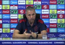 Gustavo Álvarez y la importancia del duelo de este jueves: “Vamos a jugar una verdadera final por nuestra gente” Gustavo Álvarez durante la conferencia de prensa previa al duelo entre Universidad de Chile y Lanús por la semifinal de la Copa Sudamericana 2025 en el Estadio Nacional.