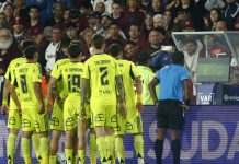 La U luchó hasta el final pero con polémica fue eliminado ante Lanús por Copa Sudamericana Jugadores de Universidad de Chile esperando la decisión del VAR ante Lanús en las semifinales de la Copa Sudamericana 2025.