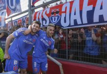 Universidad de Chile derrota 4-3 a Deportes Limache en un partidazo y sigue firme en la lucha por la Copa Libertadores Jugadores de Universidad de Chile celebrando durante el partido ante Deportes Limache.