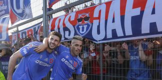 Universidad de Chile derrota 4-3 a Deportes Limache en un partidazo y sigue firme en la lucha por la Copa Libertadores Jugadores de Universidad de Chile celebrando durante el partido ante Deportes Limache.