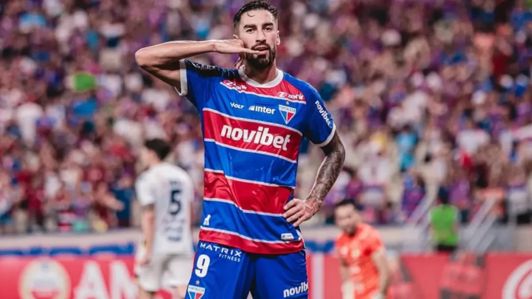 juan-martin-lucero-gato-fortaleza-colo-colo_crop1733496309954.png_554688468