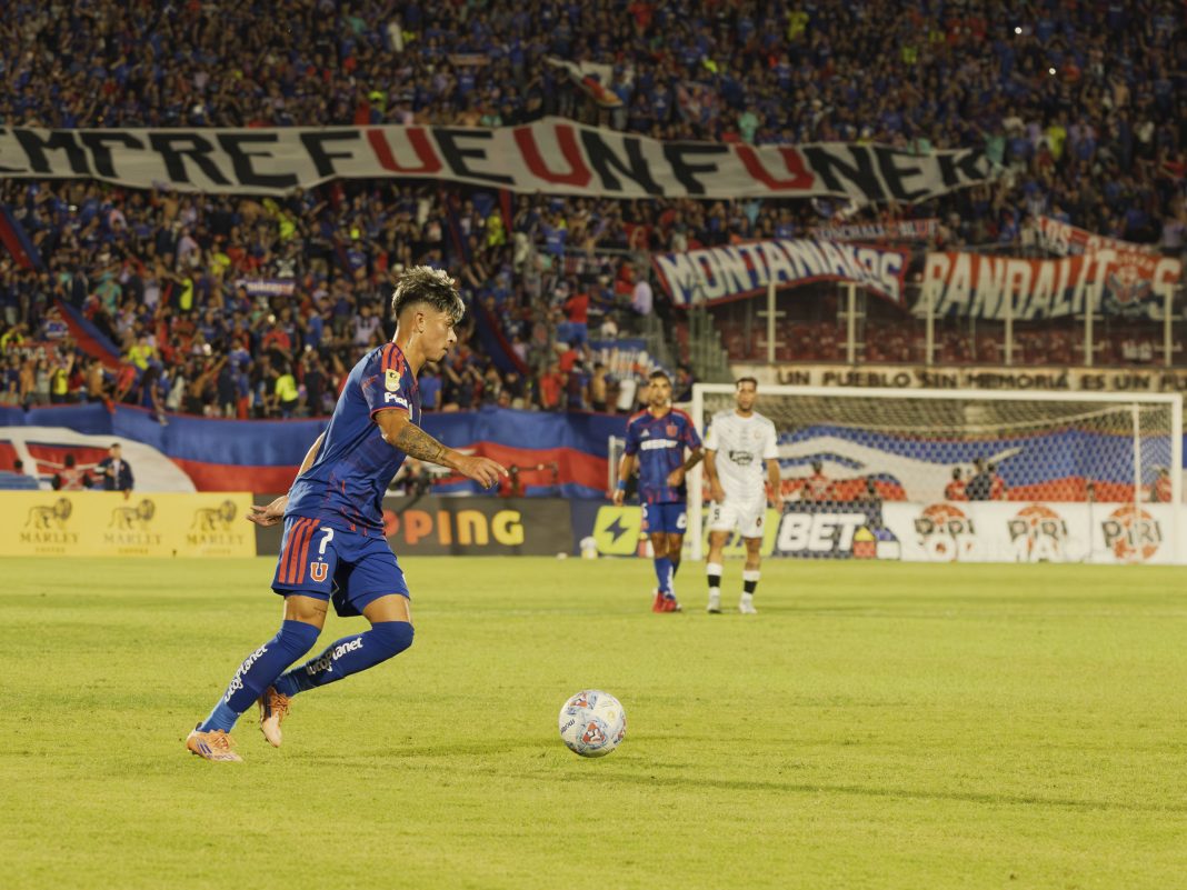 Maximiliano Guerrero de Universidad de Chile durante el empate 2-2 ante Deportes Limache en el Estadio Nacional por la Liga de Primera 2026